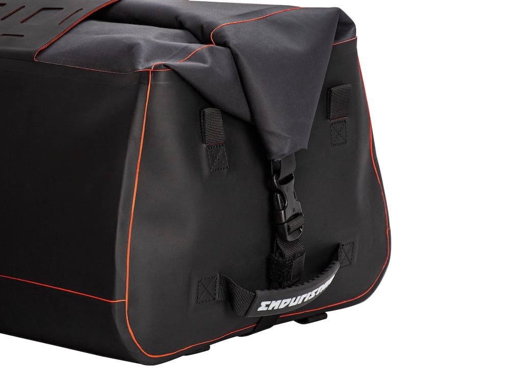 Roll bag Cyclone 55 Enduristan - sistem prindere ROKstraps