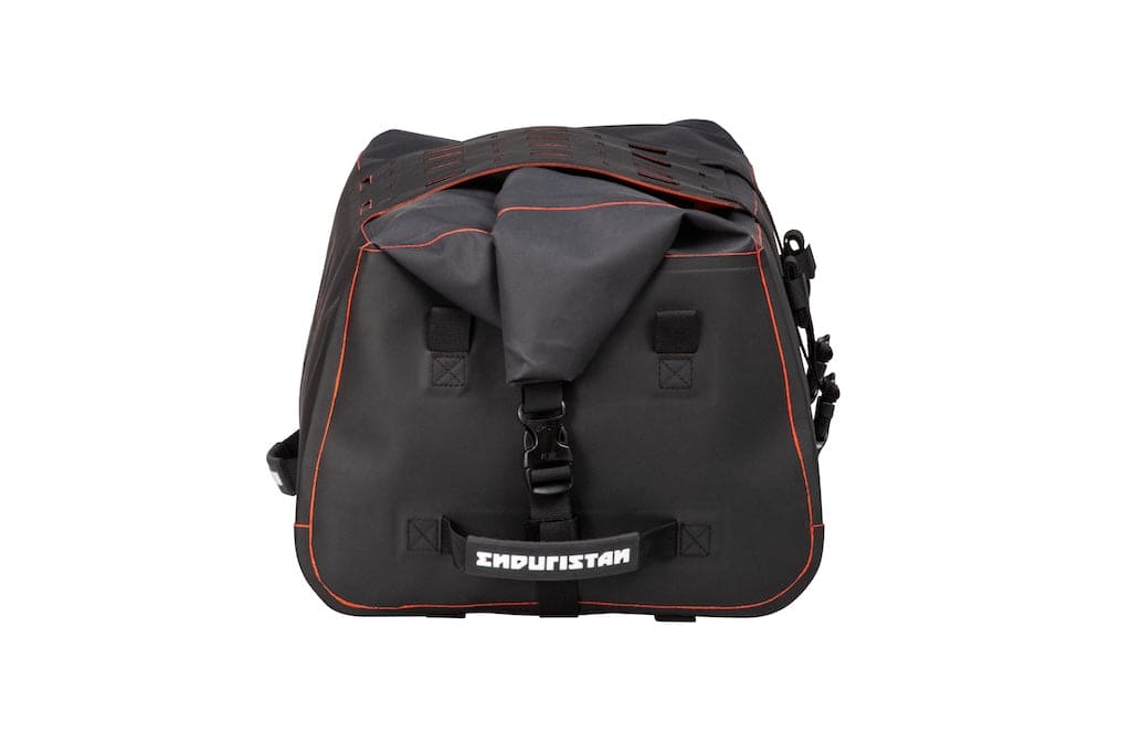 Roll bag Cyclone 55 Enduristan - pe motocicletă