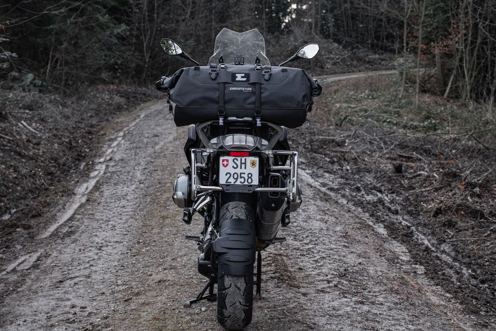 Roll bag Tornado 3.50 Enduristan - în utilizare