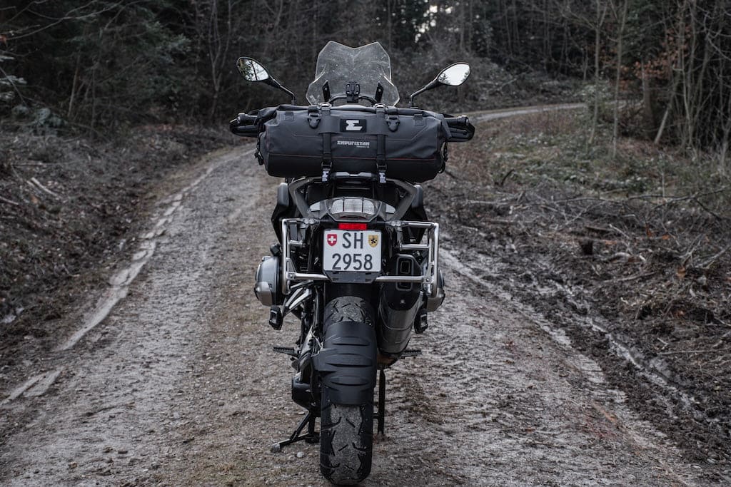 Roll bag Tornado 3.30 Enduristan - în utilizare