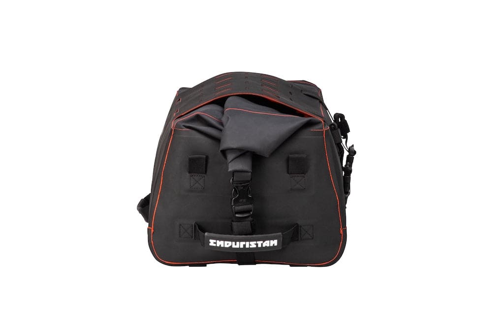Roll bag Cyclone 35 Enduristan - pe motocicletă